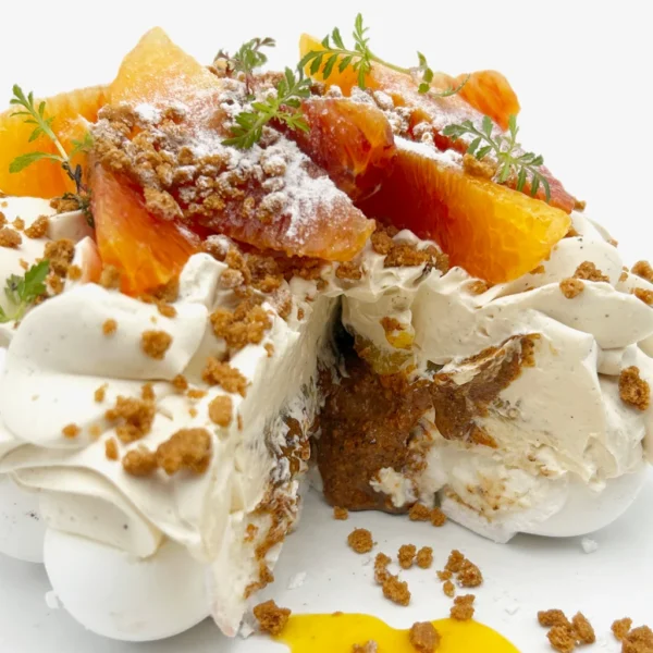 Pavlova Oranges Sanguines – Spéculos – Clémentine de Corse – Praliné par Pavlova Joël MAIER, photo N°2